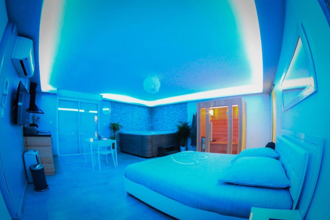 Nuit Vip Spa Sauna Privatif Le Rove Exterior foto